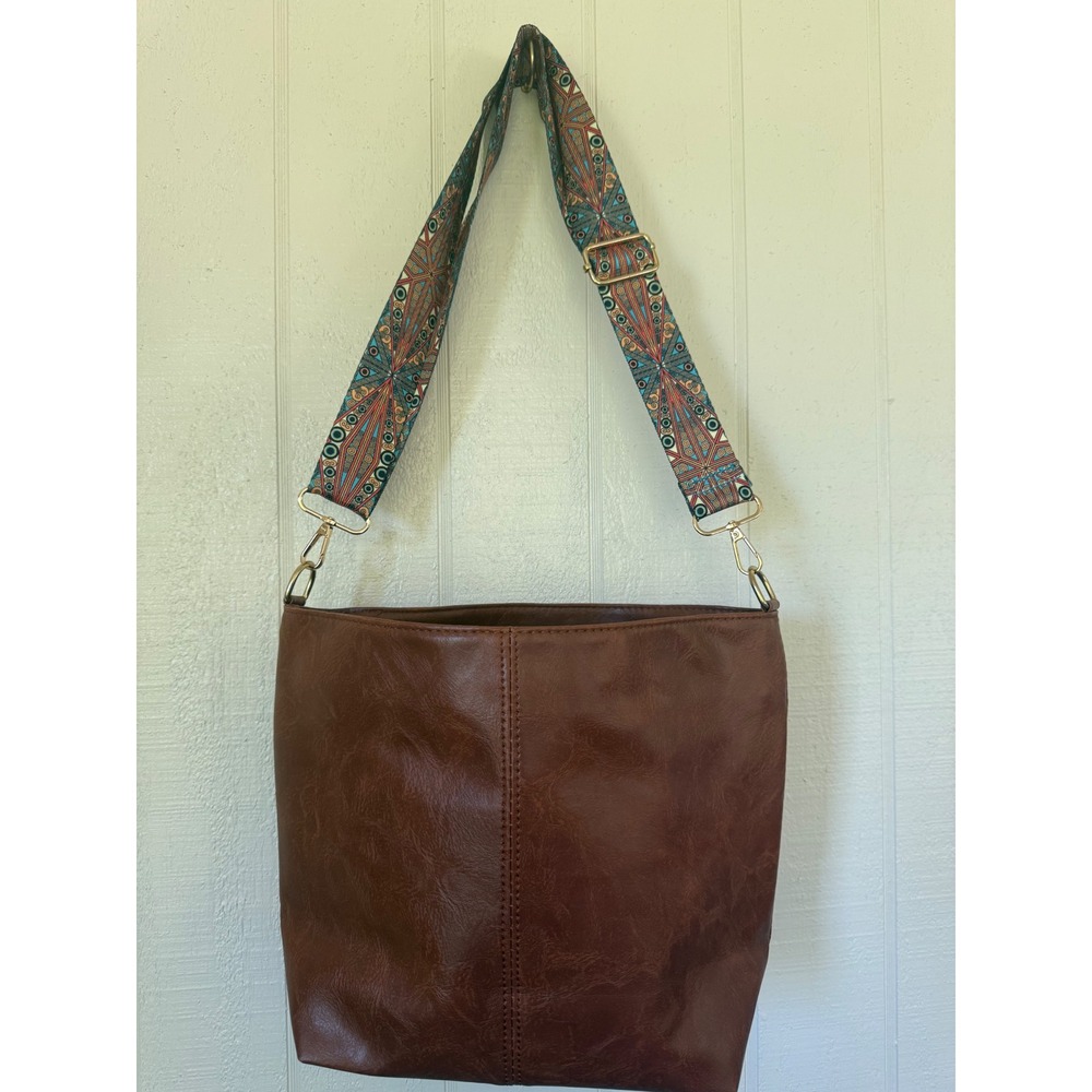 Boutique western Hobo Bag with Geometric Guitar Strap Crossbody Bucket Bag - Picture 3 of 5